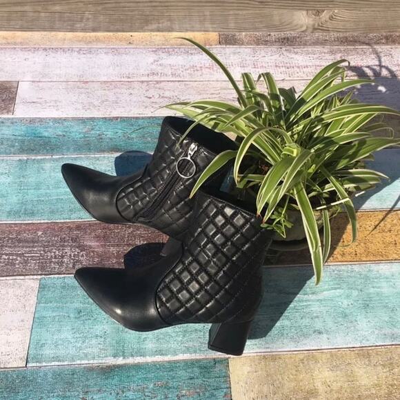 Trary quilted ankle boot NEW - Picture 2 of 13
